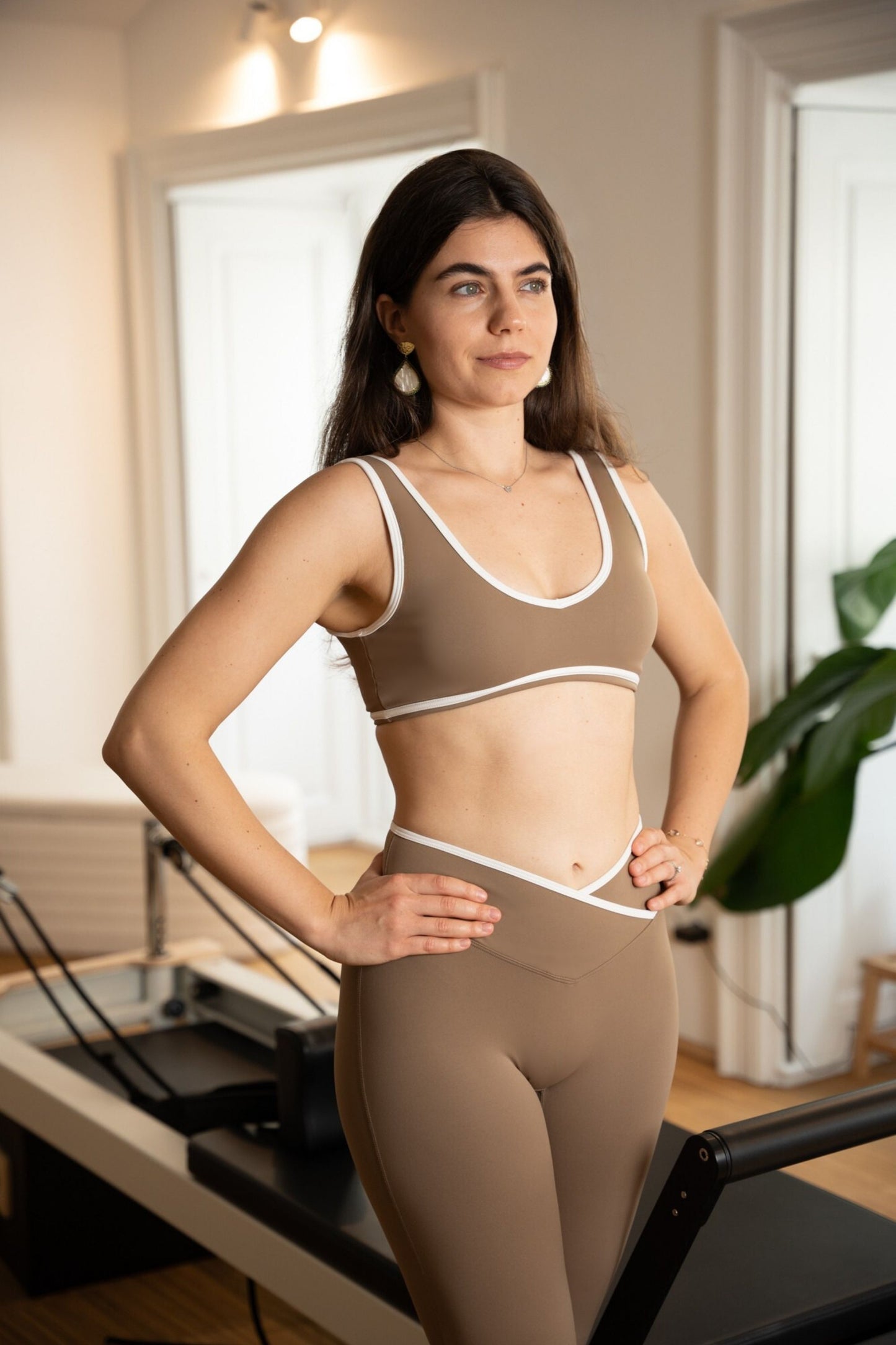 Suit Up One I Pilates Pants V-Shape