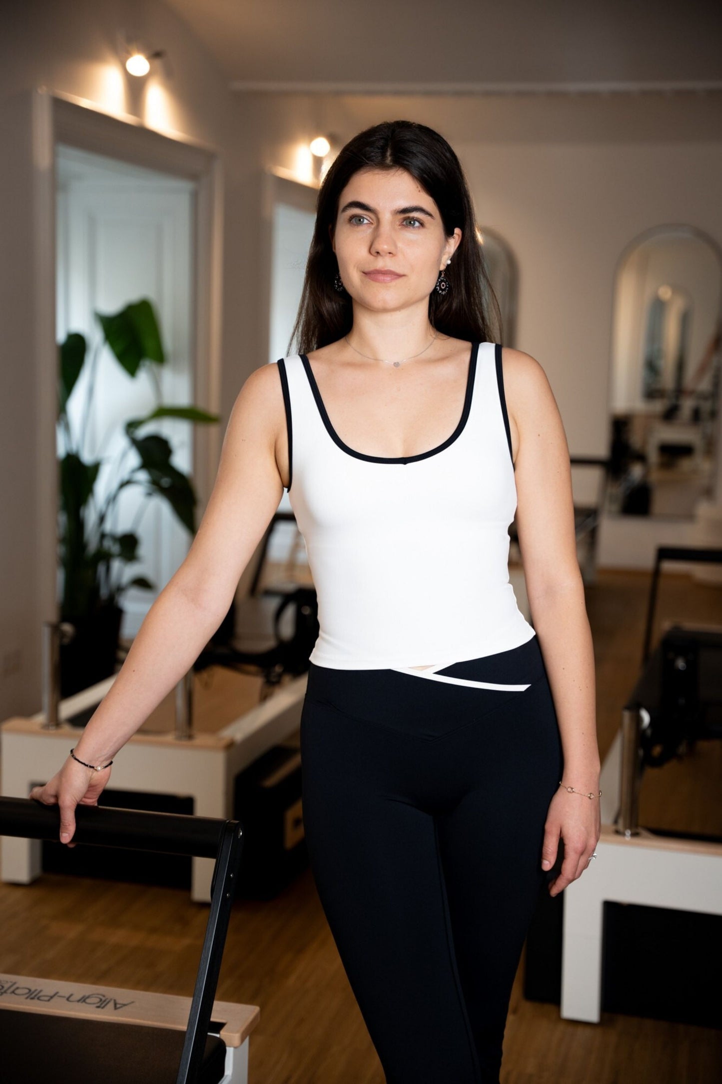 Suit Up One I Tanktop V-Shape